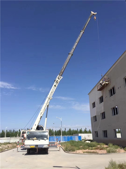 丽水市“轻装强干”—— 吊车的 “轻量化臂架” 技术
